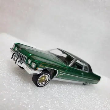 그린라이트 '71 캐딜락 쿠페 드빌 로우라이더 커스텀