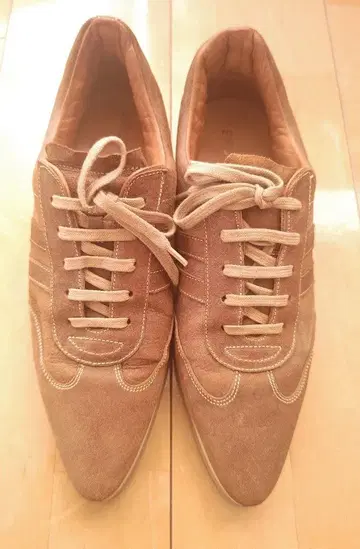 브라운 가죽 스니커즈 스틸레토