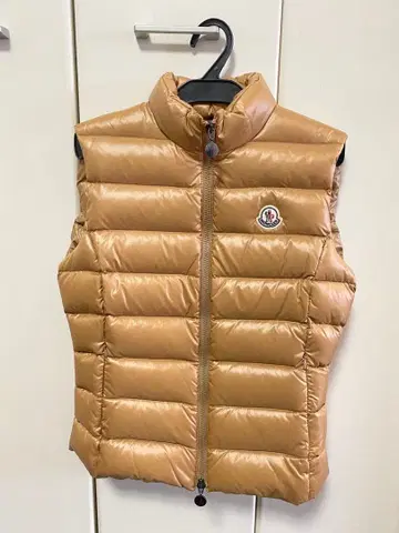 MONCLER 다운 베스트 카멜 브라운 더블 지퍼