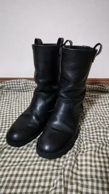 Agnes b 에네스베 블랙 가죽 엔지니어 부츠