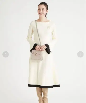 [ CELFORD ] 벨 슬리브 홀 가먼트 원피스