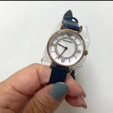 엠포리오 아르마니! 여성용 손목시계 네이비