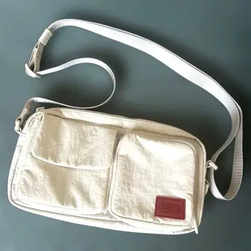 lululemon 멀티 포켓 크로스 바디백 2.5L 룰루레몬