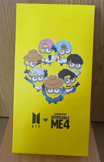 [ 새상품 미개봉 ] BTS 미니언 콜라보 iPhone15pro 케이스