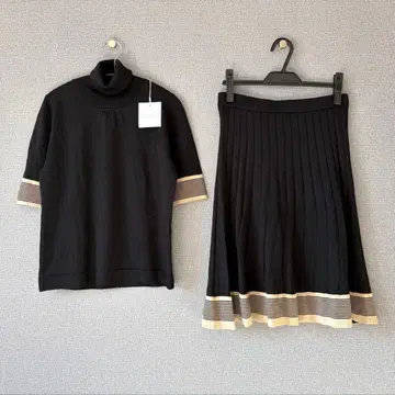 새상품 포함 디노스 Cara 블랙 터틀넥 & 니트 스커트 2세트