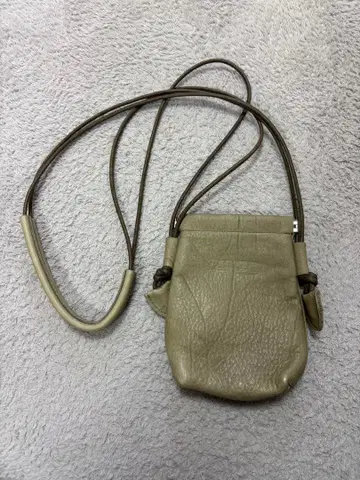 LIWLE 리울 올리브 그린 가죽 숄더백