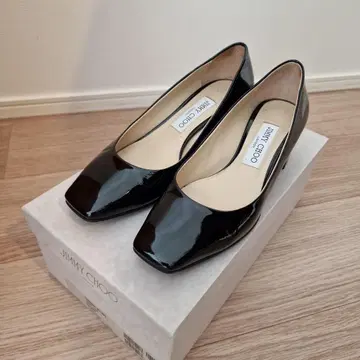 지미추 블랙 펌프스 패턴트 레더 36.5