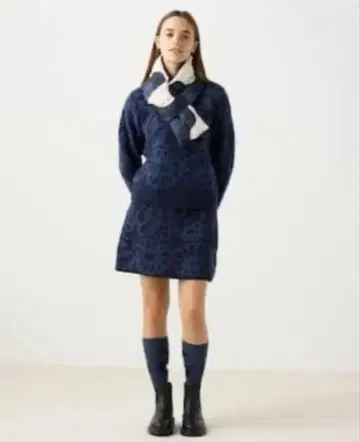 새상품급 유니클로 마리메꼬 셋업 S