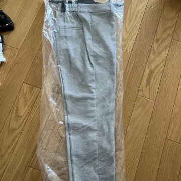 PLST 라이트 그레이 슬랙스