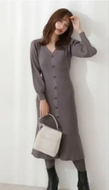 프로포션 바디 드레싱 차콜 그레이 긴팔 니트 원피스