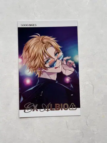 GOOOMiiES 폴라로이드 엑스 알비오