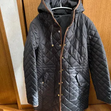 후드 부착 퀼팅 자켓 블랙