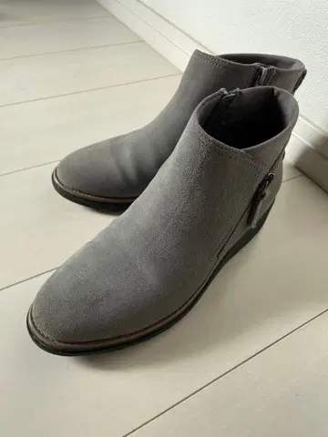 Sharon Ease / 샤론 이스 ( 다크 그레이 스웨이드 ) 25cm