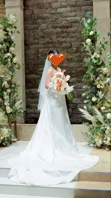 화이트 메쉬 웨딩 베일 결혼식에서 사용했습니다