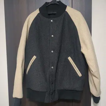 멜톤 표주박 퀼트 리버서블 스타디움 점퍼 그레이 x 베이지