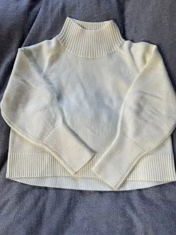 STRAWBERRY-FIELDS 화이트 니트