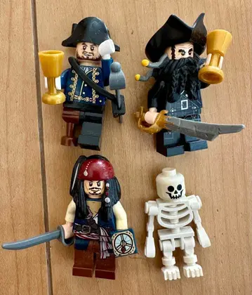 레고 캐리비안의 해적 미니 피규어 세트 4개