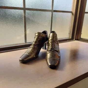 메탈릭 브라운 슬립온 부츠 중간 힐