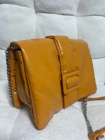 ZARA 머스타드 쿠션 숄더백