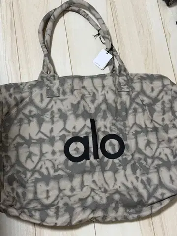 alo 그레이 타이다이 토트백