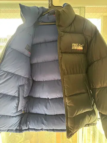 FIRST DOWN 다운 자켓 블랙/파랑