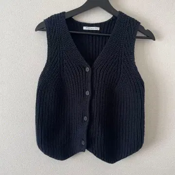 BEAUTY&YOUTH 네이비 니트 베스트