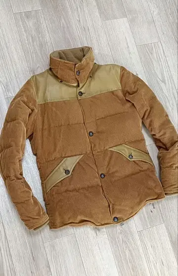 AKM 코듀로이 마운틴 다운 자켓 베이지