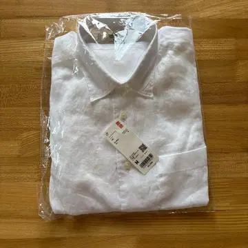 [새상품] 유니클로 프리미엄 린넨 셔츠 긴팔 M 사이즈 화이트
