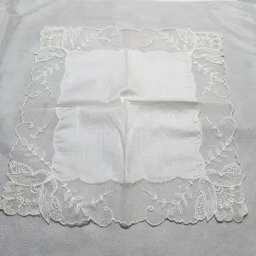 [ 새상품 ] 화이트 손수건 레이스 엣지