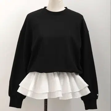 밑단 프릴 자카드 도킹 맨투맨