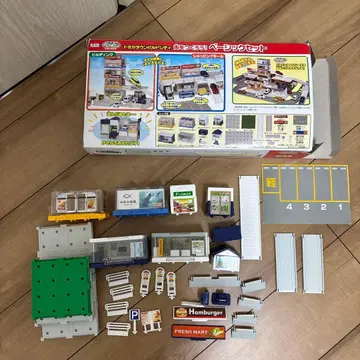 토미카 마을을 만들자! 베이직 세트 (결품 있음, 상자에 파손 있음)