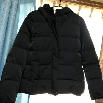 GALLORIA 후드 부착 블랙 다운 자켓