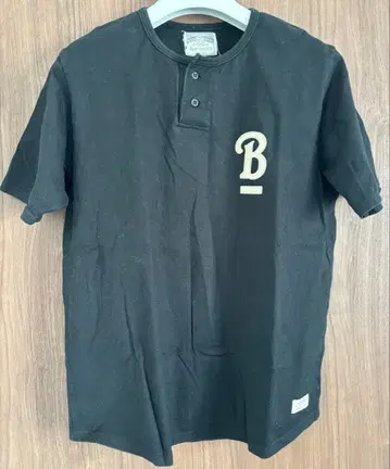 UNION BRAND 헨리넥 버튼 T셔츠 블랙