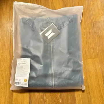 지민 전시회 데님 후디