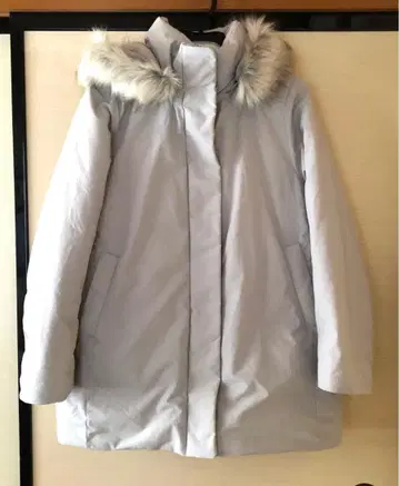 유니클로 하이브리드 다운 코트 L 라이트 그레이 후드, 퍼 포함