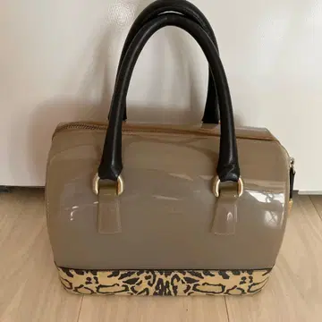 새상품급 FURLA 베이지 레오파드 무늬 핸드백