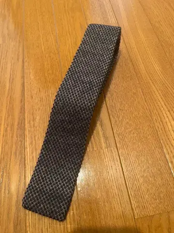 폴 스미스 다크 그레이 니트 타이