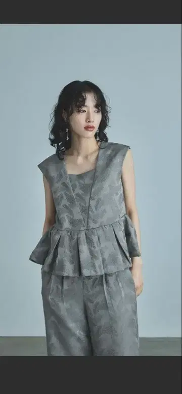 페플럼 상의 팬츠 셋업