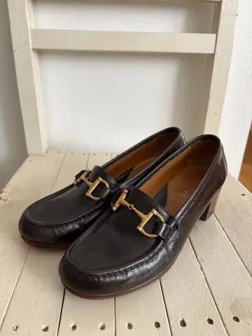 Le Yucca's 레 유카스 로퍼