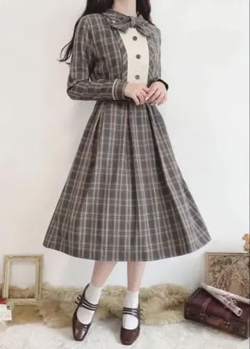 Fi.n.t 요크 절개 보타이 체크 원피스