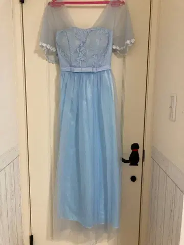 스카이블루 플라워 자수 쉬폰 컬러 드레스