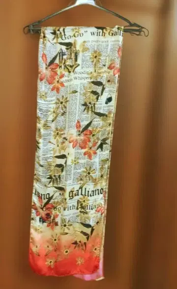 가리아노 실크 스톨