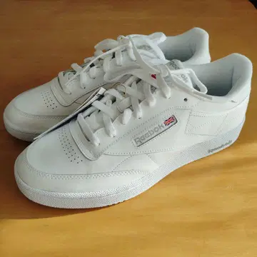 Reebok / Club C 85