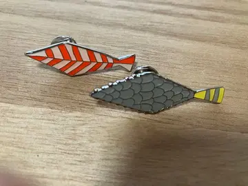 미나 페르호넨 pacific 핑 브로치 2개