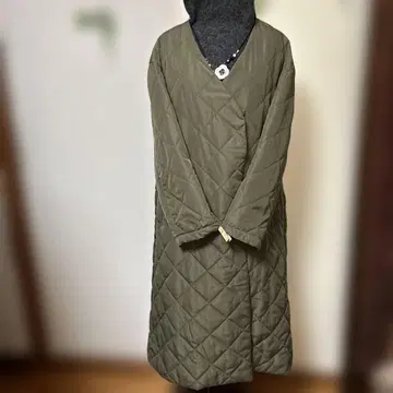 루즈한 사이즈 노카라 퀼팅 코트