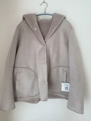 야마다야 메틀리제 보아 x 무스탕 리버서블 코트 라이트 그레이 새상품