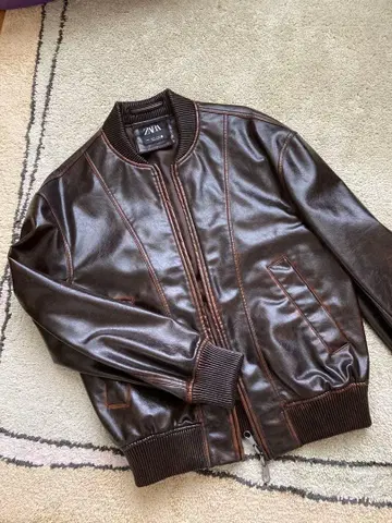 ZARA 브라운 가죽 바시티 자켓