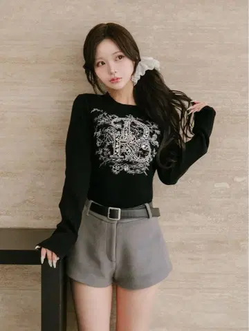 다리치 DR 비쥬 플라워 리브 니트탑 블랙