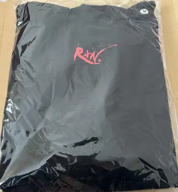 타카하시 란 RAN 로고 후드티 블랙