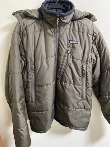 patagonia 후드 부착 다운 자켓 S 사이즈